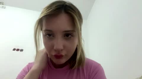 Snapshot of kathrinekiening chatting on May 2026 05:21:02 PM Jessie online show from May 2026 05:21:02 PM