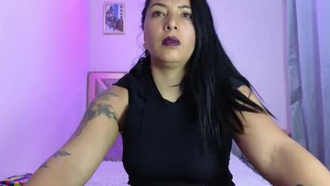 Katia collins online show from October 2025 04:24:01 AM