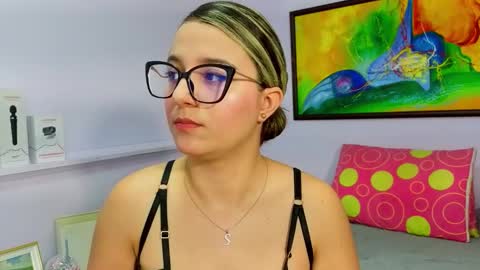 Khaterine online show from February 2026 12:01:02 PM