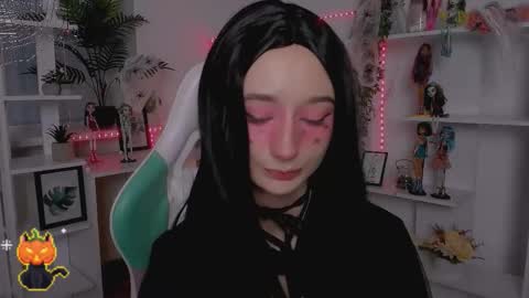 Katia  online show from October 2025 07:09:02 AM