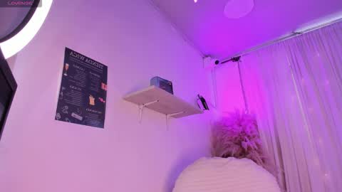 KATIA  online show from December 2025 01:05:01 PM