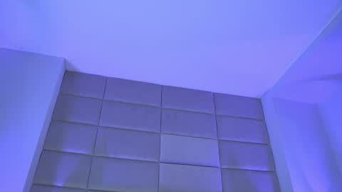 Katia online show from November 2025 05:03:01 PM