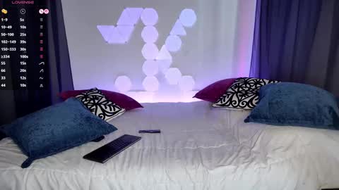 Katie Kross online show from October 2025 04:08:01 PM