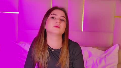 katiereeves online show from November 2025 05:08:01 PM