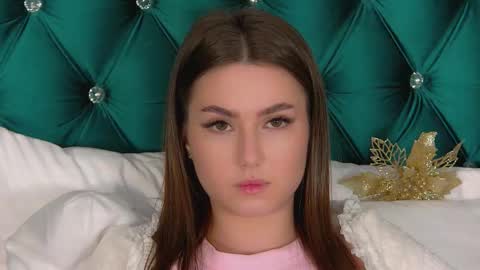 katiereeves online show from December 2025 05:08:02 PM