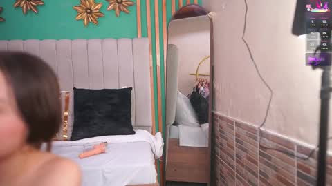 K A T L Y N  online show from September 2025 07:17:02 PM