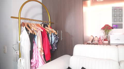 K A T L Y N  online show from January 2026 05:39:01 PM