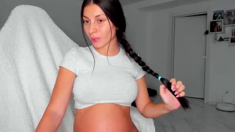 Katrin online show from October 2025 12:30:01 PM