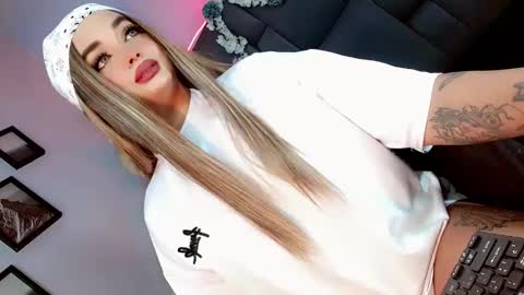 kattie_sweet_ online show from September 2025 12:59:01 AM
