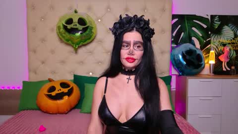 KattieSims online show from October 2025 06:30:02 PM