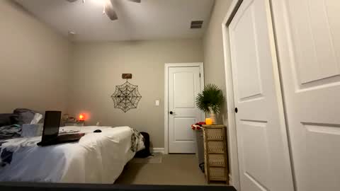 Josie live show Tuesday Wednesday and Thursday online show from October 2025 12:02:01 AM