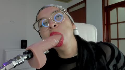 Katty online show from January 2025 08:59:01 PM