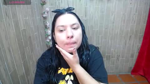 Snapshot of katy2425 chatting on November 2025 01:00:02 AM Katy online show from November 2025 01:00:02 AM