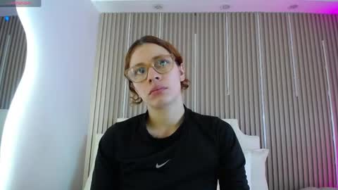 Snapshot of katy_van chatting on April 2026 08:42:02 PM Katy Van online show from April 2026 08:42:02 PM