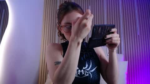 Snapshot of katy_van chatting on April 2026 09:27:01 PM Katy Van online show from April 2026 09:27:01 PM