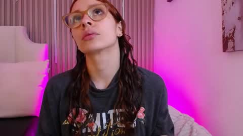 Snapshot of katy_van chatting on May 2026 08:47:02 PM Katy Van online show from May 2026 08:47:02 PM