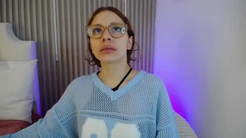 Snapshot of katy_van chatting on May 2026 08:59:01 PM Katy Van online show from May 2026 08:59:01 PM