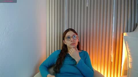 Snapshot of katy_van chatting on May 2026 08:36:02 PM Katy Van online show from May 2026 08:36:02 PM