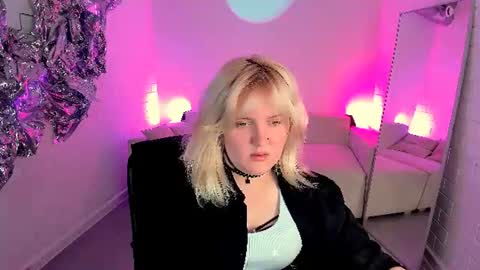 Snapshot of katybriggs chatting on June 2026 05:10:02 AM Katy online show from June 2026 05:10:02 AM