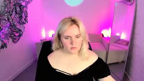 Snapshot of katybriggs chatting on June 2026 05:08:02 AM Katy online show from June 2026 05:08:02 AM