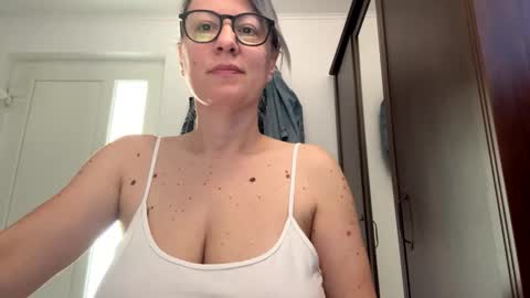 Snapshot of katynextdoor chatting on June 2026 06:33:02 AM Katy online show from June 2026 06:33:02 AM