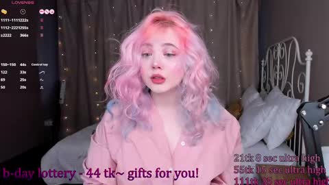 Snapshot of kawaii_yuki chatting on February 2025 08:53:02 AM Yuki  online show from February 2025 08:53:02 AM