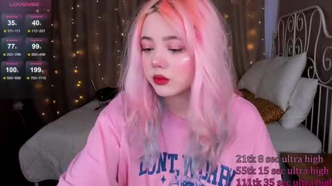 Snapshot of kawaii_yuki chatting on March 2025 05:22:02 AM Yuki  online show from March 2025 05:22:02 AM