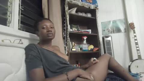 kawaiistrfkr online show from April 2026 06:17:01 AM