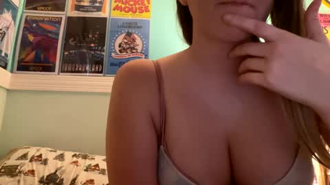 Kay online show from February 2025 09:48:01 PM