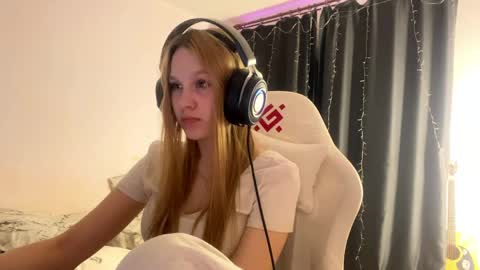 Amia online show from April 2026 09:39:33 PM