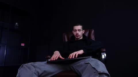 Snapshot of kaydendrew chatting on January 2026 05:10:02 AM KaydenDrew online show from January 2026 05:10:02 AM