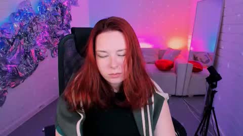 The woman of your dreams online show from October 2025 03:42:01 PM