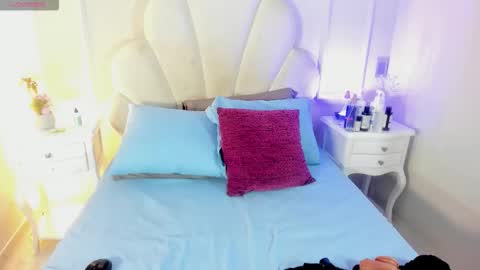 kaylachannell online show from December 2025 09:09:01 PM