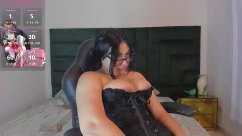 kaylahank online show from November 2025 11:58:01 AM