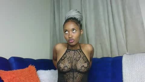 Snapshot of kaylar005 chatting on November 2025 05:23:02 PM kaylar online show from November 2025 05:23:02 PM