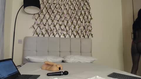 Kaylee online show from April 2026 09:43:01 AM