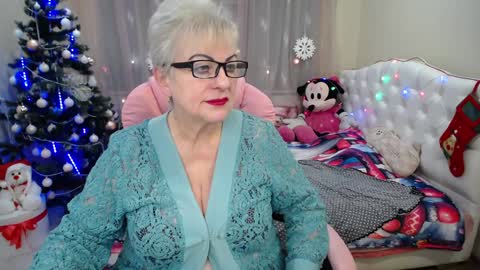 kaylesmoll online show from December 2024 10:26:02 PM