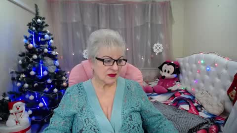 kaylesmoll online show from January 2025 10:51:01 PM