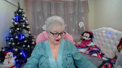 kaylesmoll online show from January 2025 05:45:02 AM