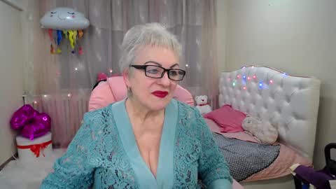 kaylesmoll online show from January 2025 11:25:01 PM