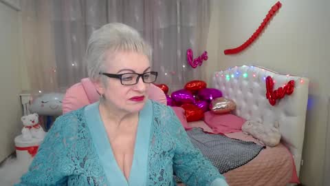 kaylesmoll online show from February 2025 09:31:01 PM