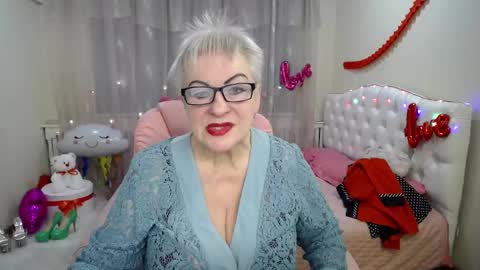 kaylesmoll online show from February 2025 07:38:01 PM