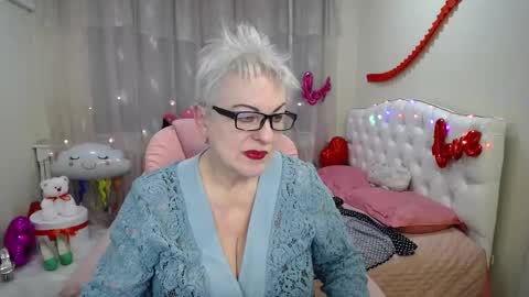 kaylesmoll online show from February 2025 07:36:01 PM