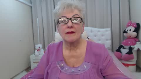 kaylesmoll online show from February 2026 07:48:01 PM