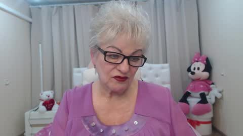 kaylesmoll online show from March 2026 08:15:01 PM