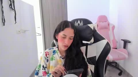 kaylie online show from November 2025 11:43:01 AM