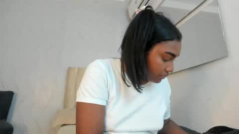 Snapshot of kayna_gomez chatting on April 2026 07:42:01 PM Kayna online show from April 2026 07:42:01 PM