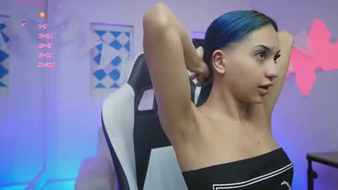 Kayra online show from October 2025 12:02:02 PM