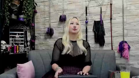 Miss Kazia online show from October 2025 10:21:01 PM