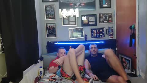 Snapshot of kdjmdj25 chatting on October 2025 07:44:02 PM KandMDJ25 online show from October 2025 07:44:02 PM